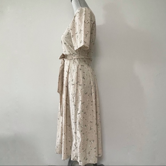 Oak + Fort shirt sleeve floral puff shoulder midi dress in beige - Picture 3 of 10